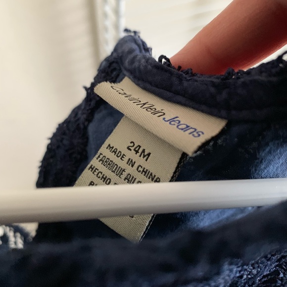 3/$15 🎉 Calvin Klein top - Picture 3 of 3